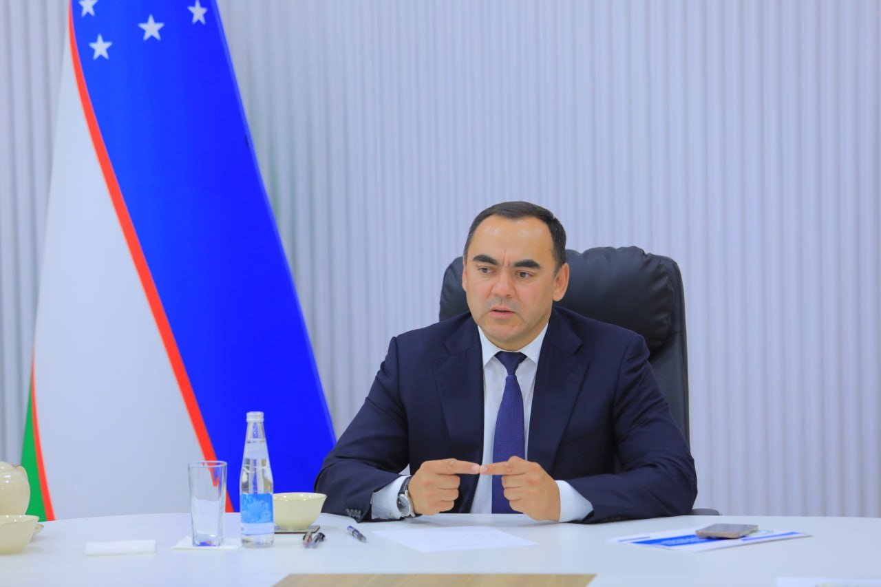 Rektor huzurida navbatdagi apparat yig‘ilishi bo‘lib o‘tdi