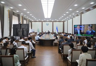 Surxonning zabardast ijodkorlari va talabalar uchrashuvi