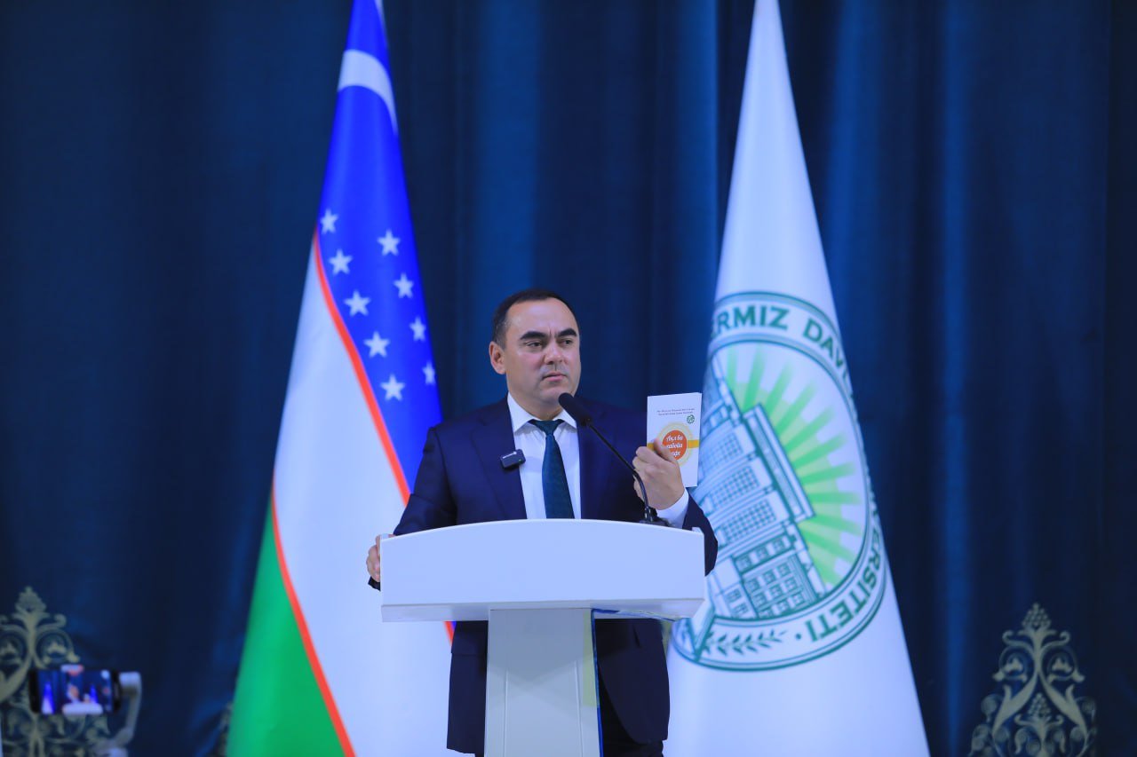 Muhtasham san’at saroyida TerDU Kengashining navbatdan tashqari kengaytirilgan yig‘ilishi boshlandi.
