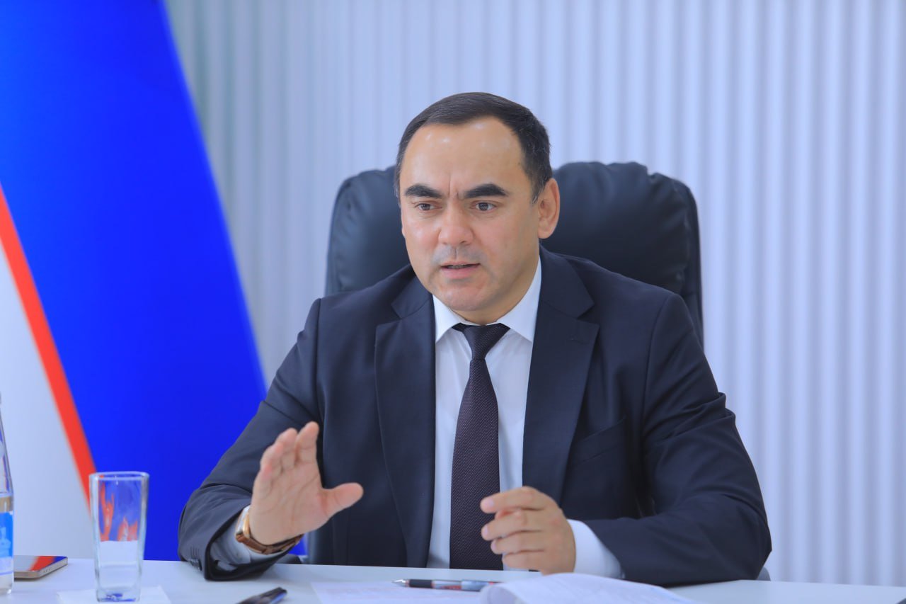 Rektor huzurida navbatdagi apparat yig‘ilishi bo‘lib o‘tdi