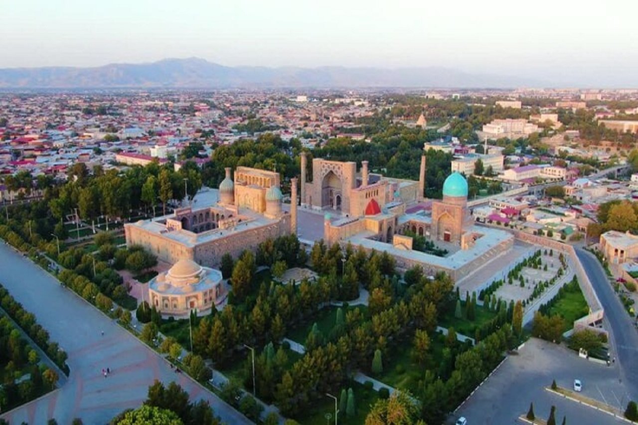 Yutuq va sayohat uyg‘unligi — TerDU talabalari Samarqandda.