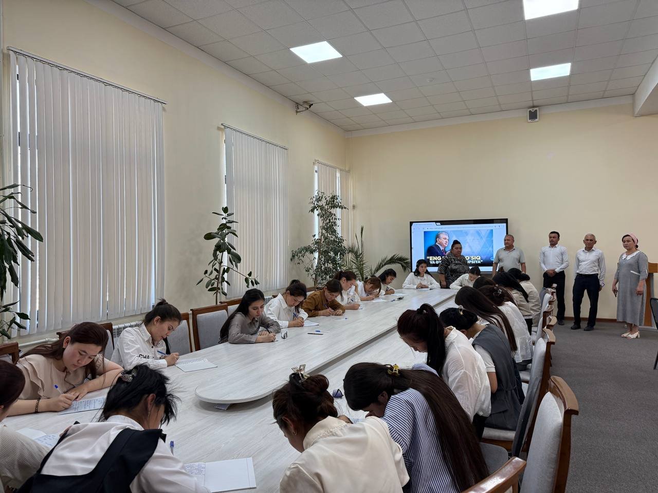 Termiz davlat universiteti talabalari o‘rtasida “Eng katta to‘siq va g‘ov — bu korrupsiya” mavzusida insholar tanlovi o‘tkazildi.