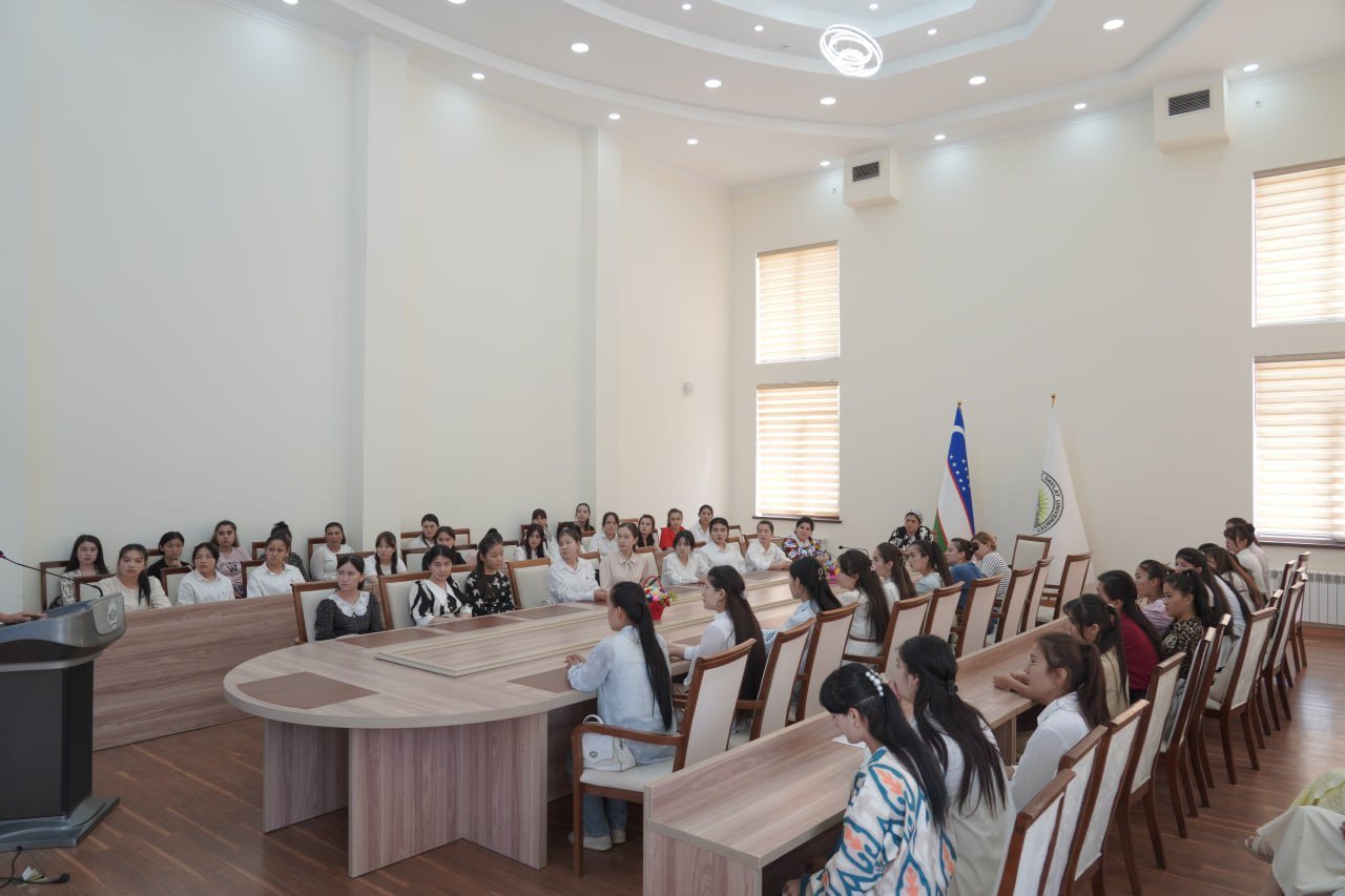 TerDUda qizlar o‘rtasida huquqbuzarliklarning oldini olishga qaratilgan davra suhbati tashkil etildi