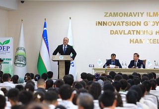 Termiz davlat universitetida “Yoshlar va ekologiya” mavzusida davra suhbati tashkil etildi