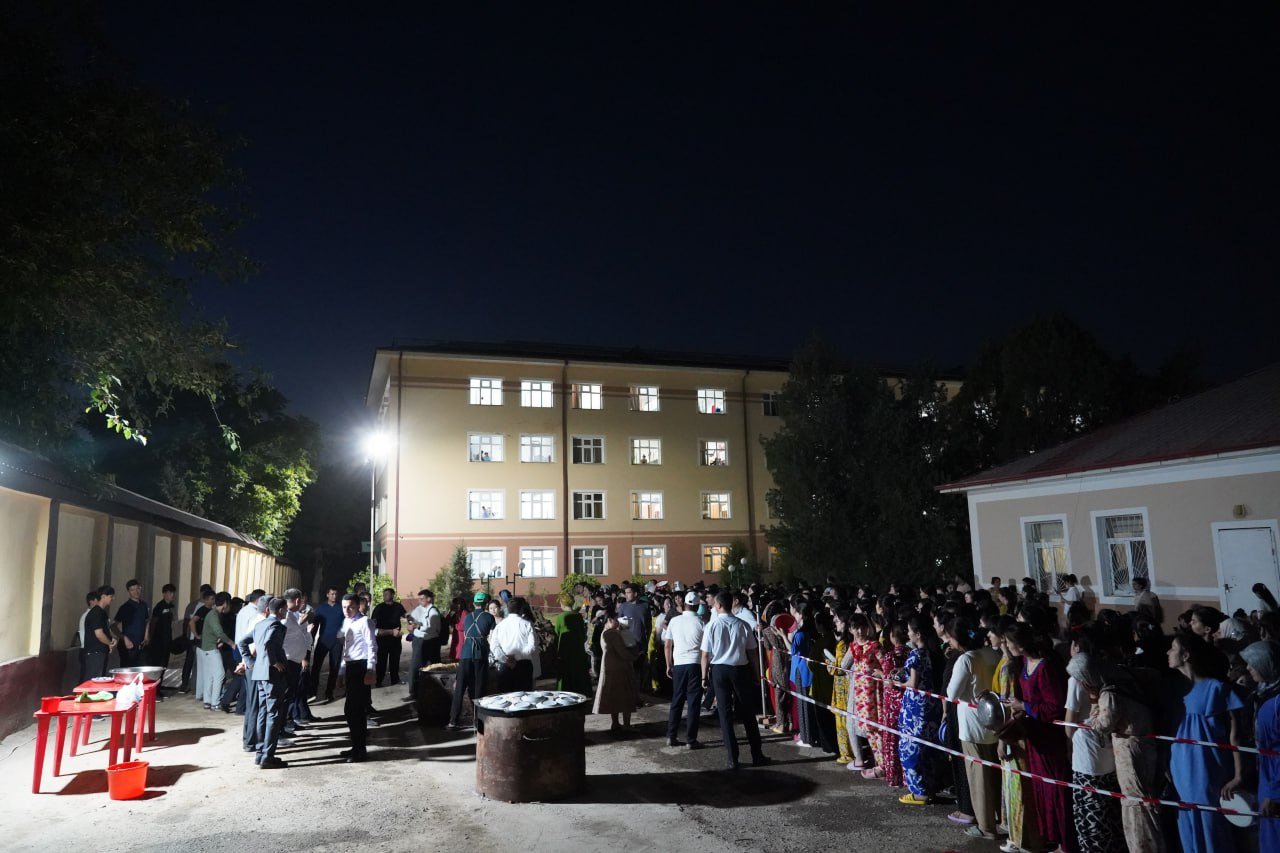 Universitetning barcha TTJ da yashovchi talabalariga osh tarqatildi