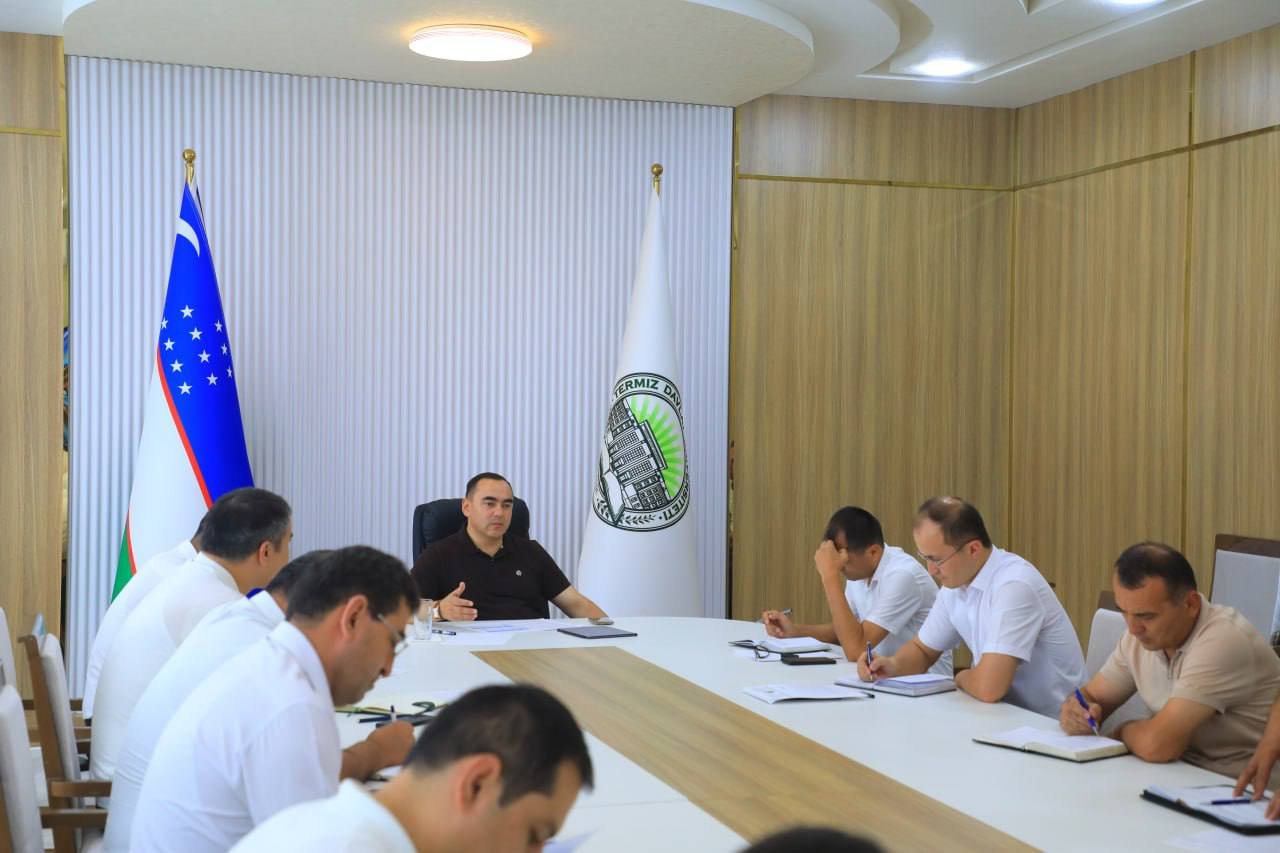 Rektor huzurida navbatdagi yig‘ilish bo‘lib o‘tdi.